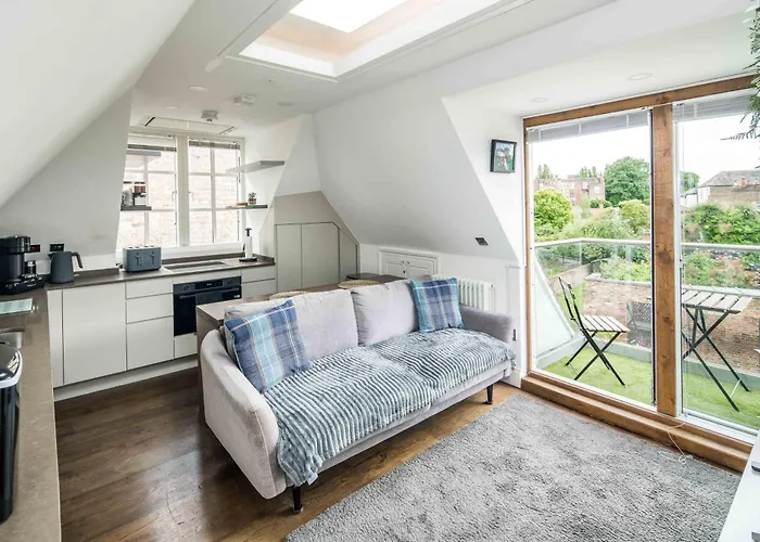 Sleek And Stylish 1Bd Apt With Balcony, Hammersmith
