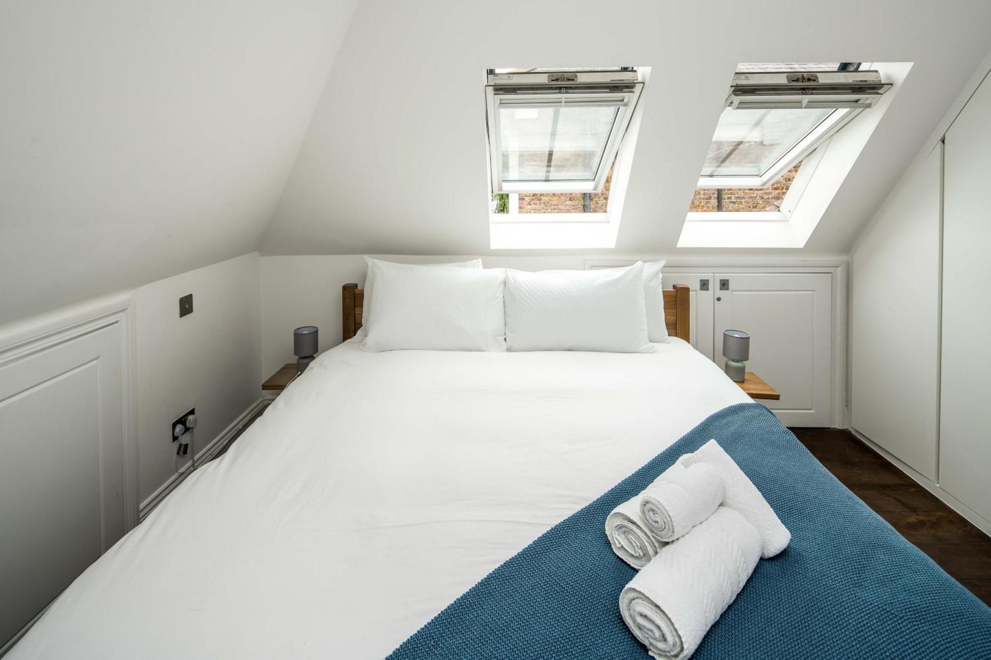Sleek And Stylish 1bd With Balcony, Hammersmith *